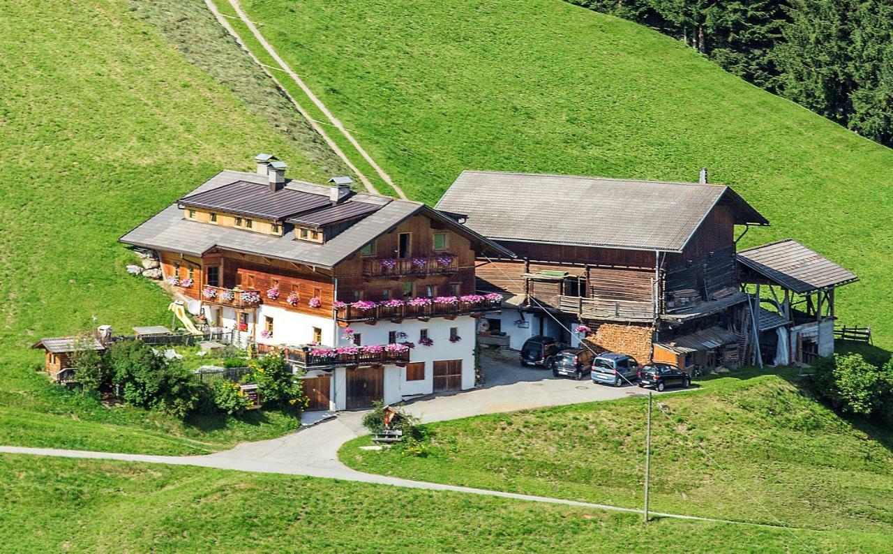Naschthof Apartment Dobbiaco Exterior foto