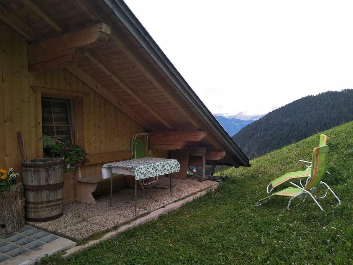 Naschthof Apartment Dobbiaco Exterior foto